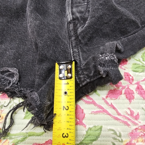 Levi’s 501 Black Button Down Jean Shorts Waist 34 - Picture 3 of 15